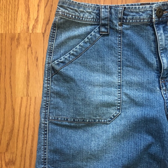 Jean Shorts Size 12 Mid Rise Mid Length - Picture 9 of 9